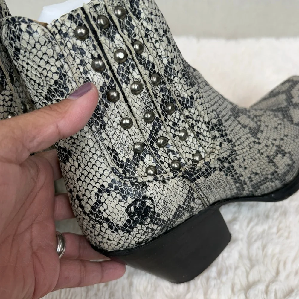Ariat Eclipse black and white snakeskin booties-7B
